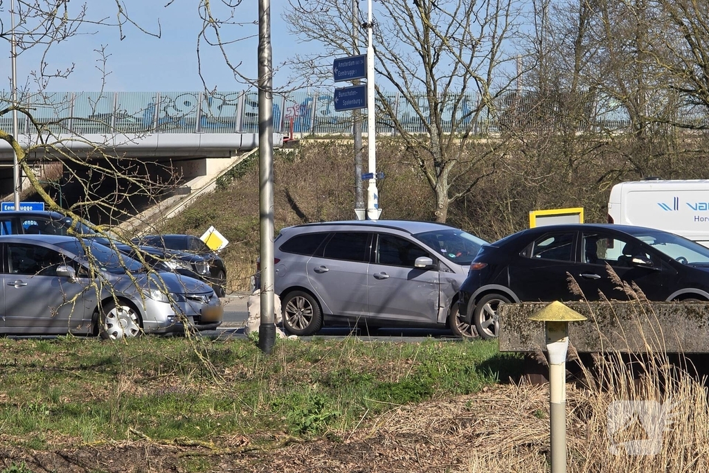 Voertuigen afgesleept na ongeval