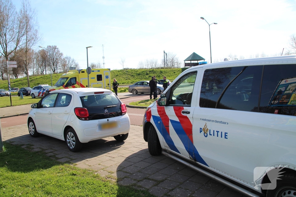 Scooterrijder gewond na aanrijding met auto