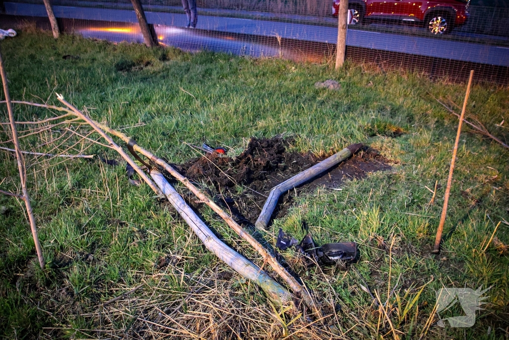 Bestuurder onder invloed aangehouden na op de kop slaan met voertuig