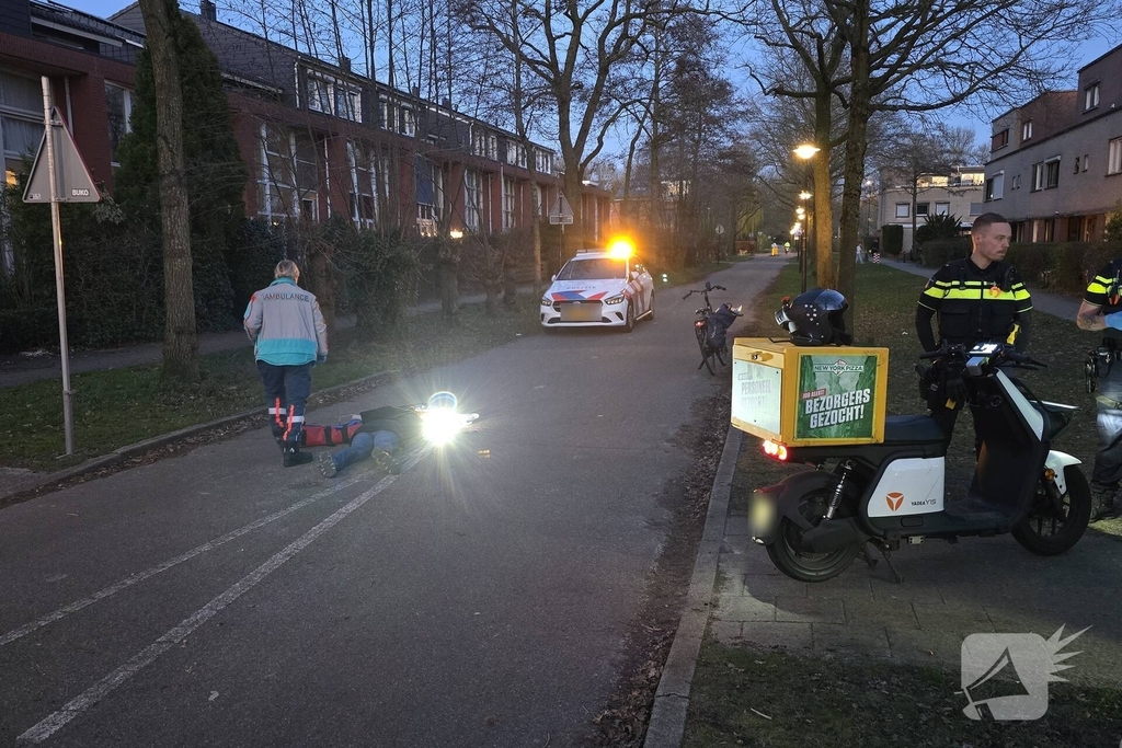 Fietser gewond bij botsing met bezorgscooter