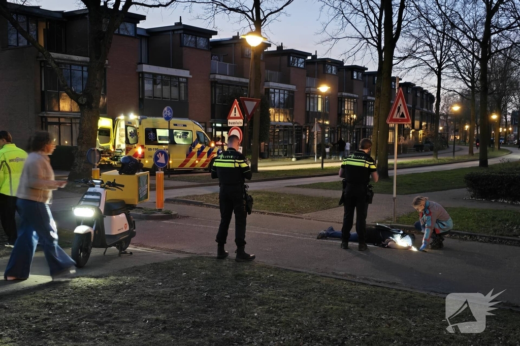Fietser gewond bij botsing met bezorgscooter