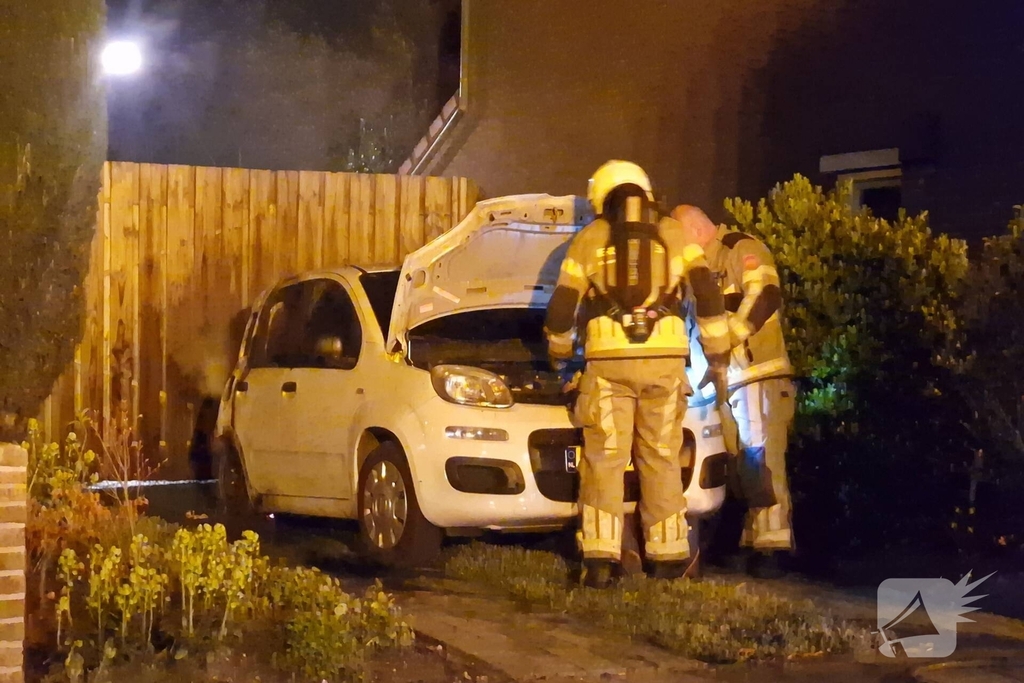 Oorzaak autobrand nog onbekend