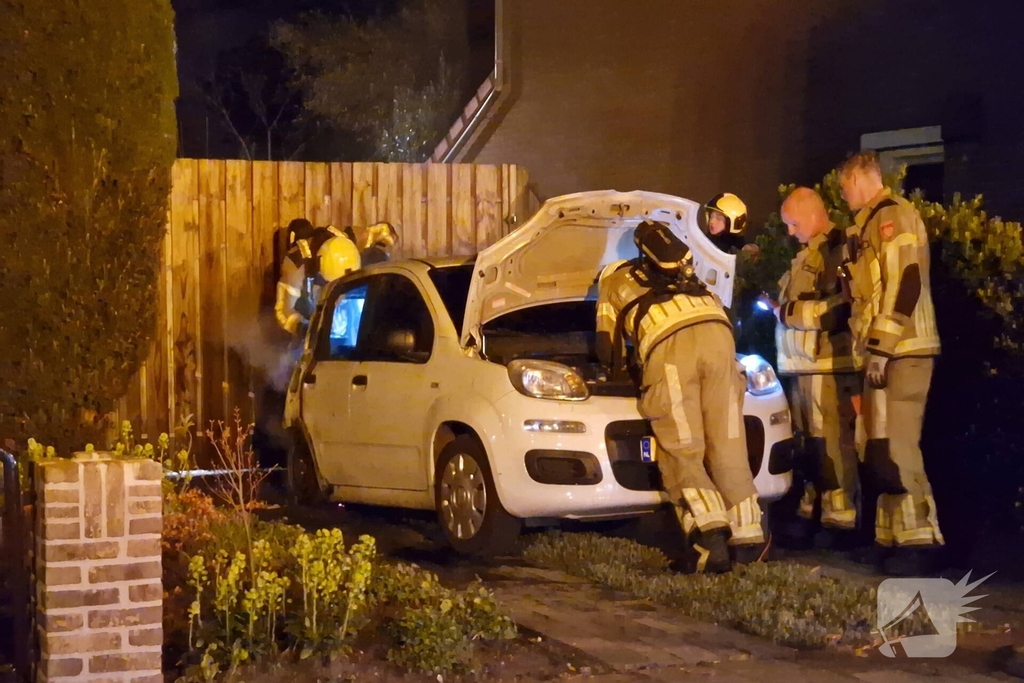 Oorzaak autobrand nog onbekend