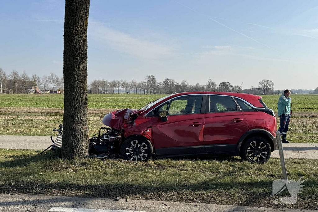 Oudere vrouw komt om bij ongeval met auto