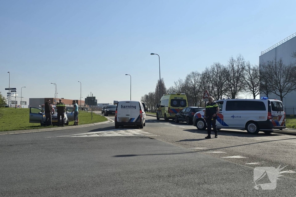 Vader en dochtertje ongeschonden na botsing