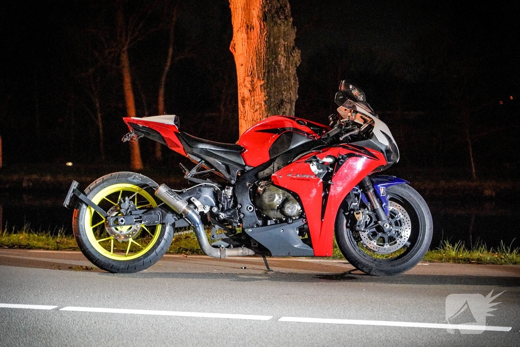 Motorrijder valt na uitwijkmanoeuvre