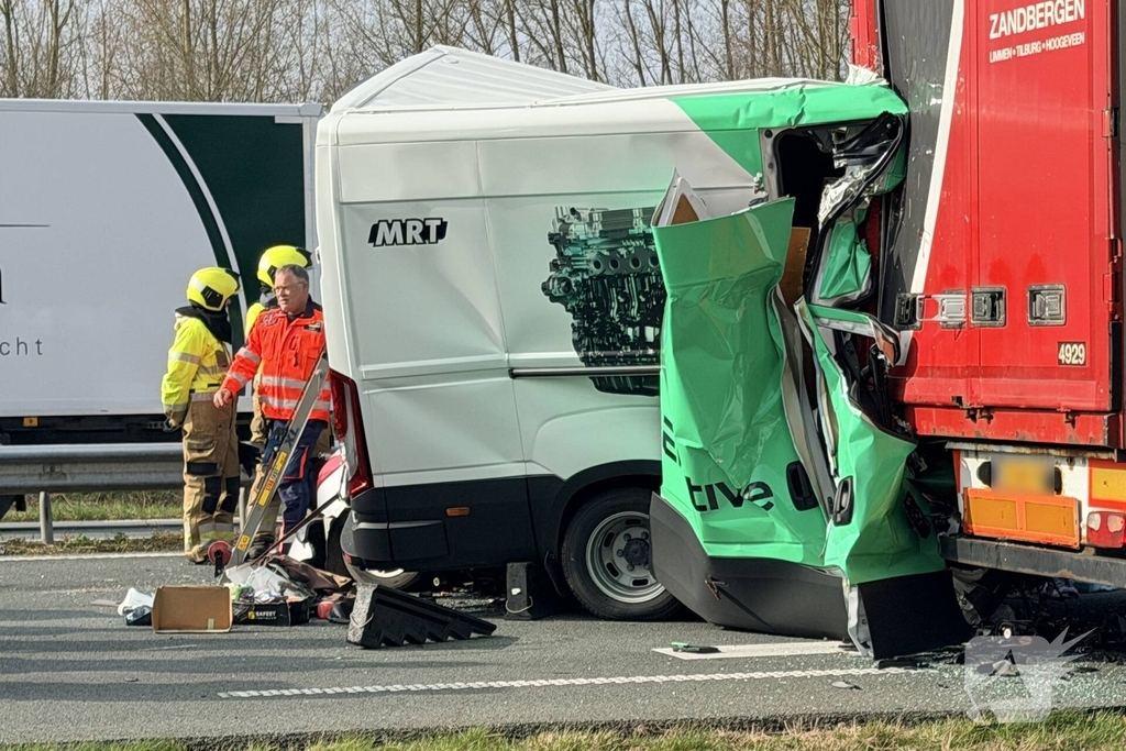 Ernstige aanrijding met meerdere gewonden