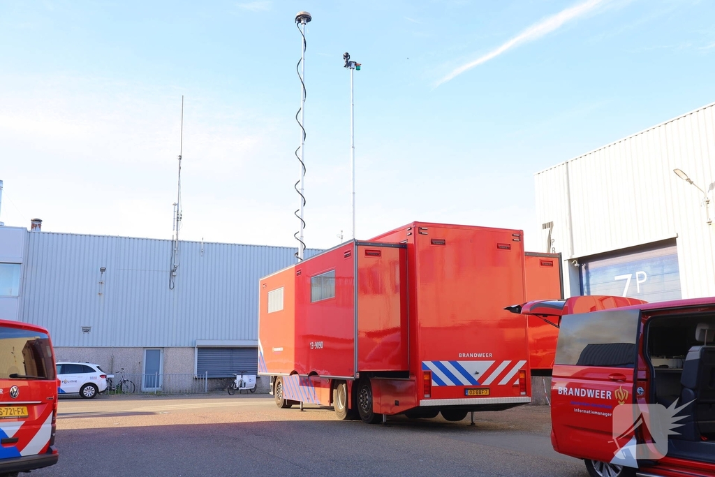 Voertuigbrand leidt tot grote inzet van hulpdiensten