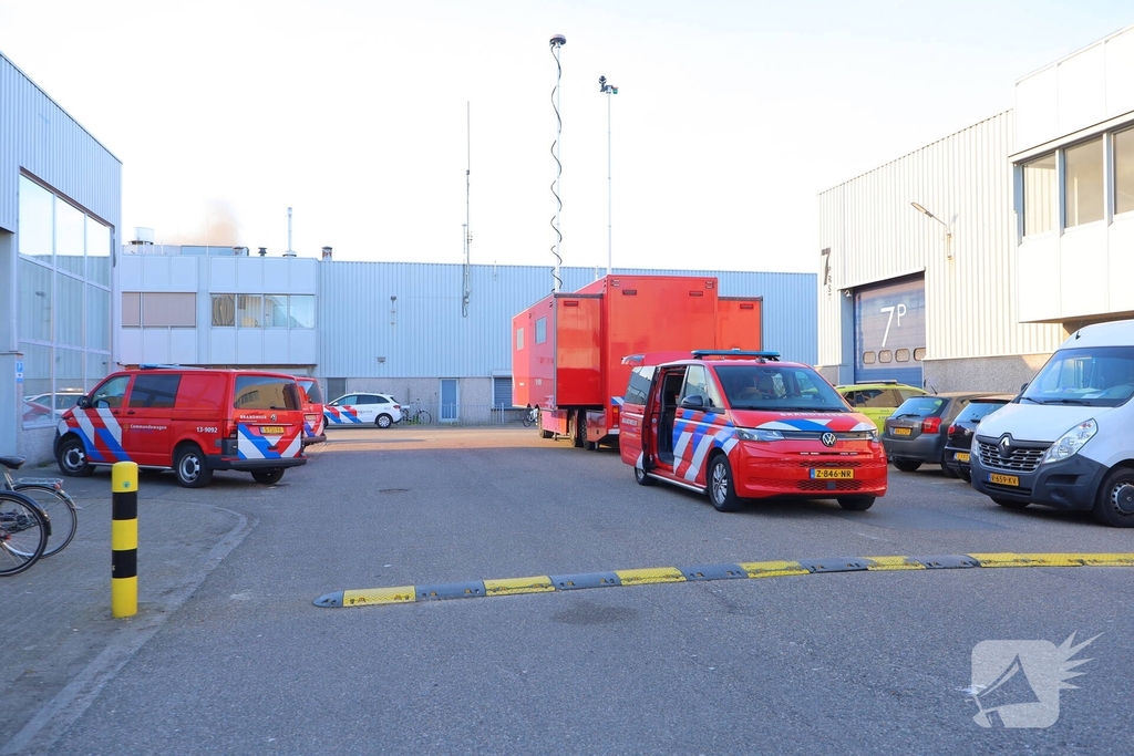 Voertuigbrand leidt tot grote inzet van hulpdiensten