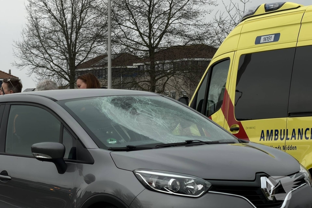 Fietser gewond bij aanrijding met auto