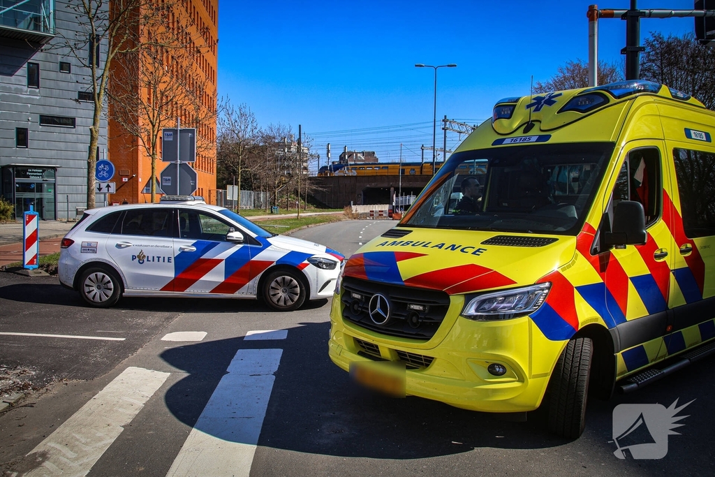 Wielrenner in botsing met lijnbus bij tijdelijke oversteekplaats