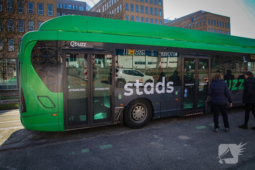 Wielrenner in botsing met lijnbus bij tijdelijke oversteekplaats
