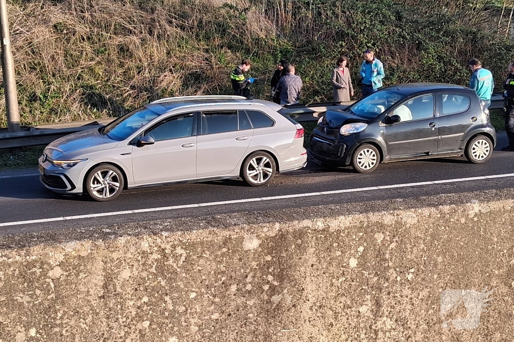 Kop-staart aanrijding tussen auto's