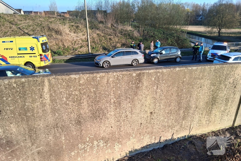 Kop-staart aanrijding tussen auto's