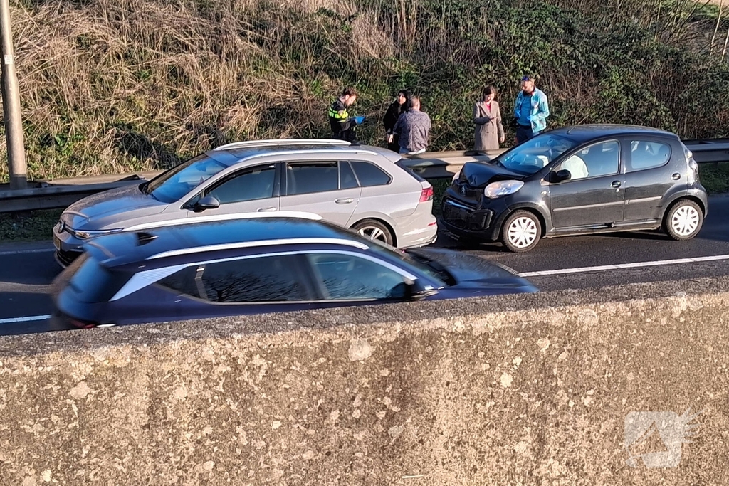 Kop-staart aanrijding tussen auto's