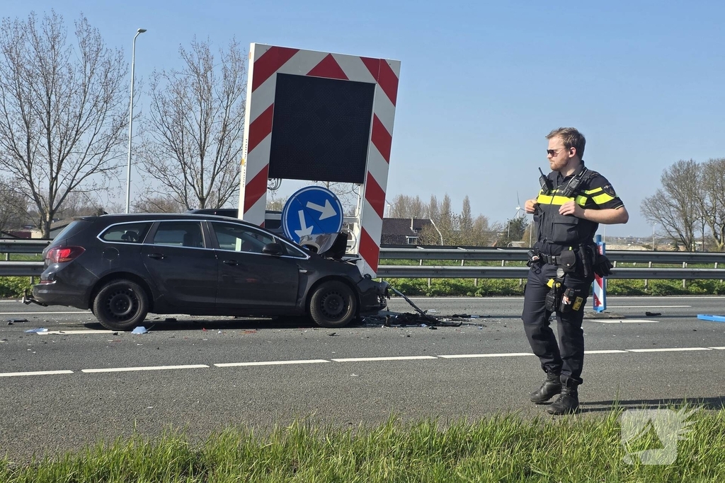 Ongeval tussen auto en pijlwagen