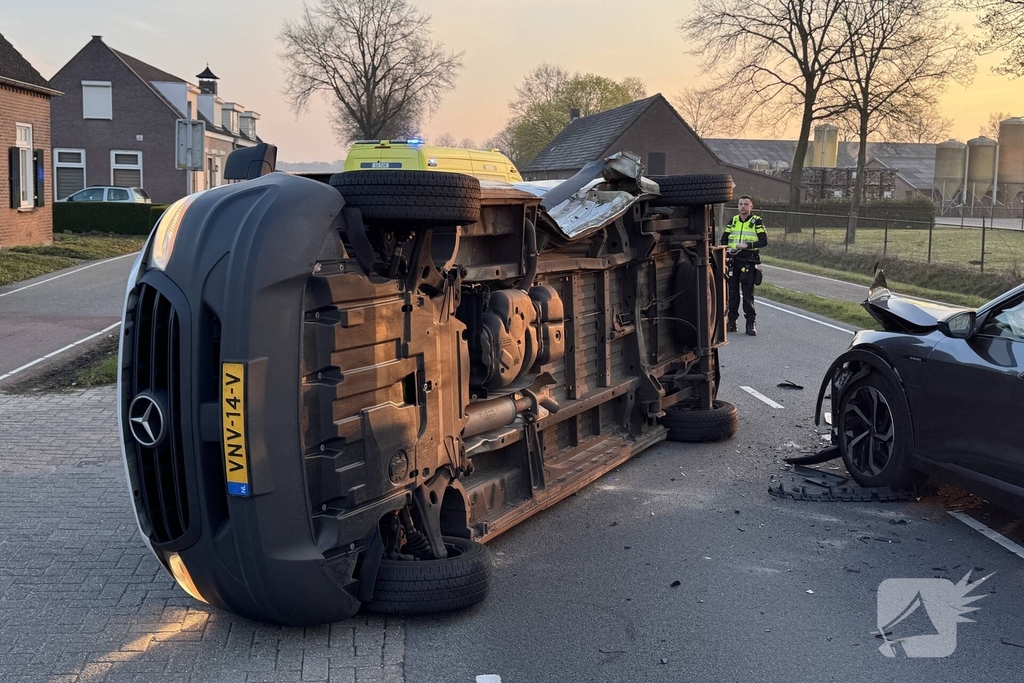 Bestuurder onder invloed betrokken bij aanrijding