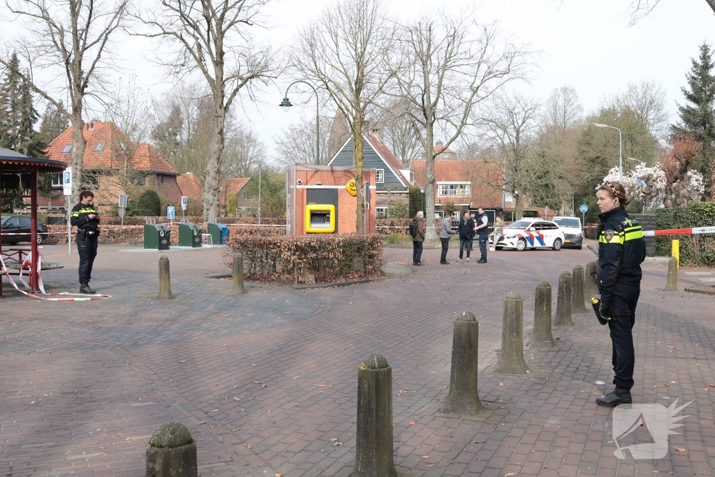 Geldwagen haalt resterend geld op na plofkraak in Laren