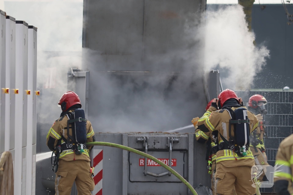 Containerbrand vraagt om ingrijpen brandweer