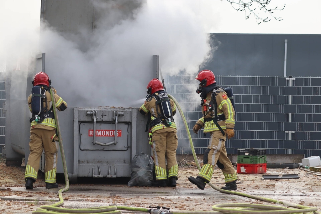 Containerbrand vraagt om ingrijpen brandweer