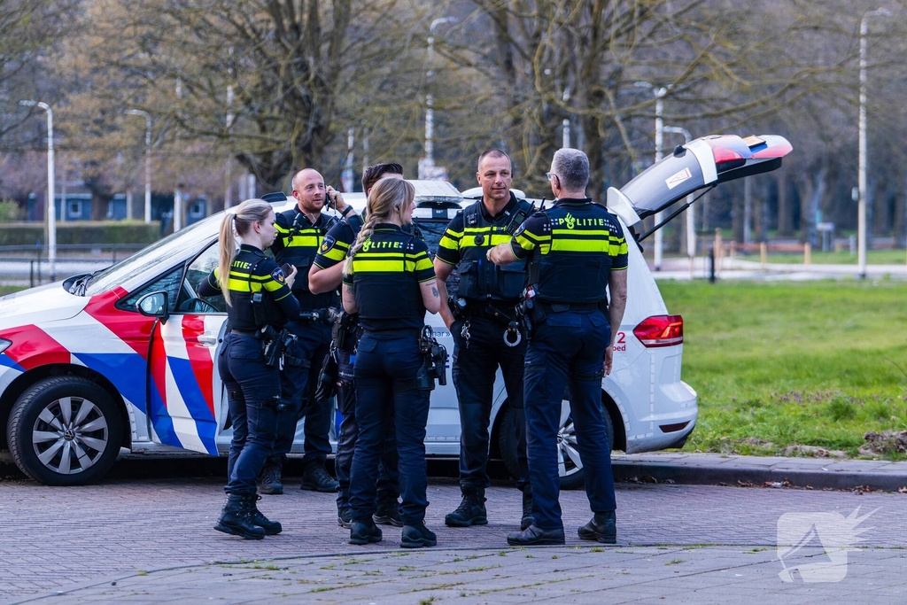 Meerdere politie eenheden aanwezig bij conflict