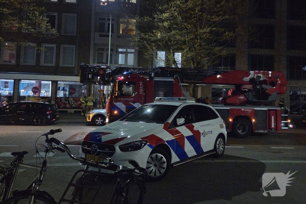 Brandweer ventileert woning na gebouwbrand