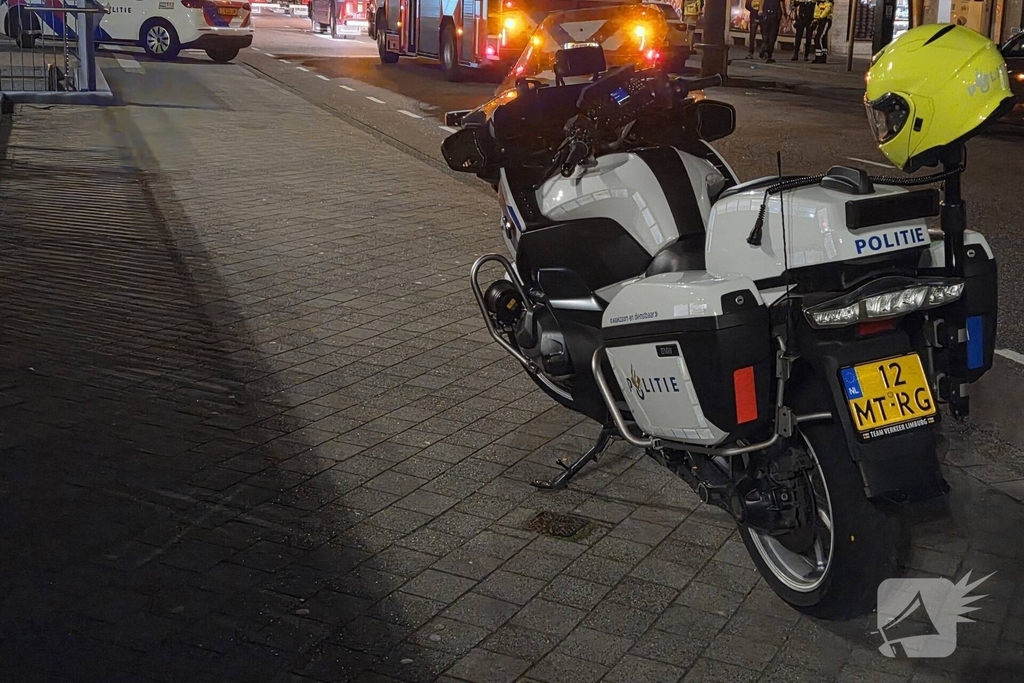 Brandweer ventileert woning na gebouwbrand