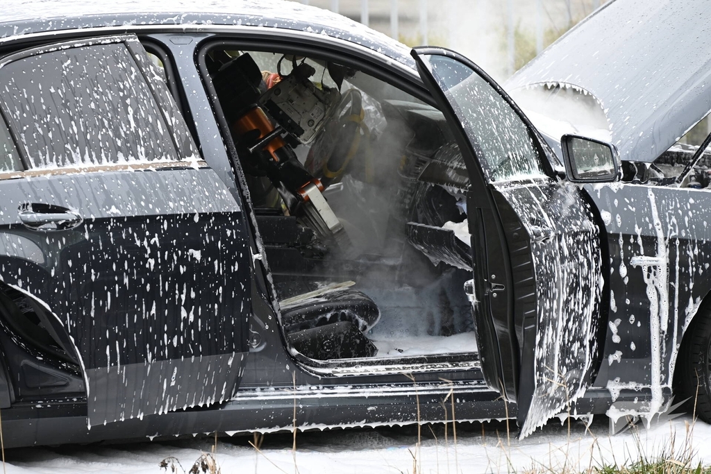 Brandweer snel ter plaatse bij autobrand