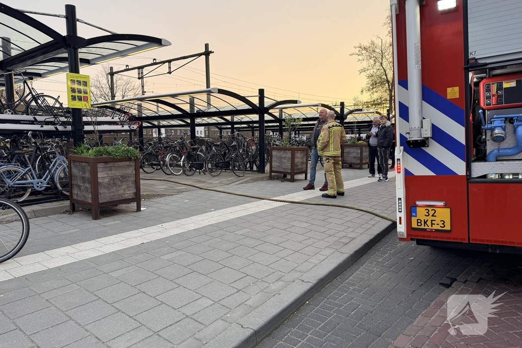 Elektrische fiets in brand op station