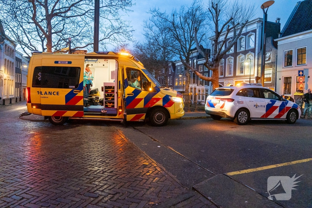 Auto botst op scooter