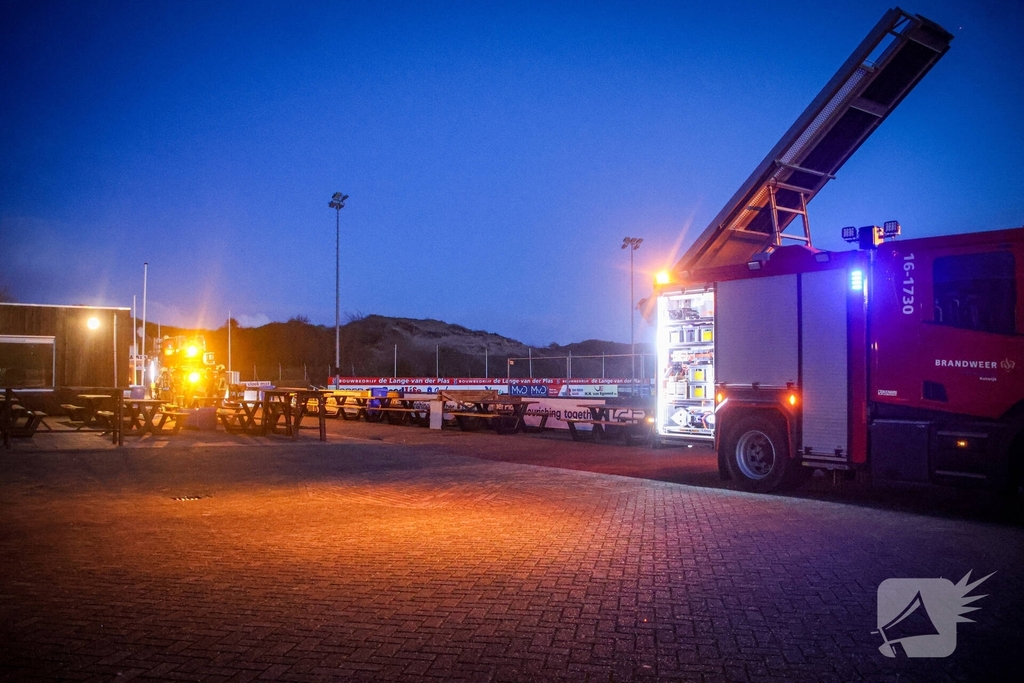 Brandweer oefent gebouwbrand scenario bij voetbalclub Quick Boys