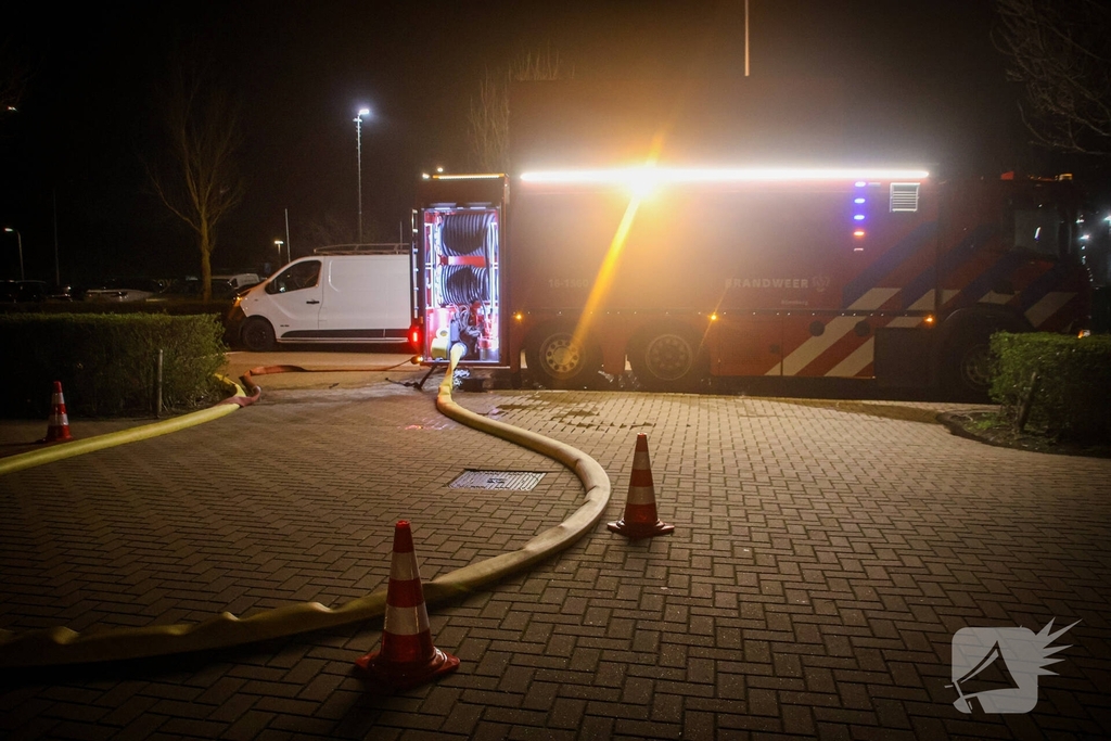Brandweer oefent gebouwbrand scenario bij voetbalclub Quick Boys