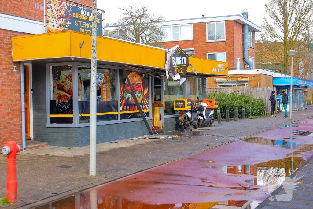 Explosie veroorzaakt schade aan restaurant