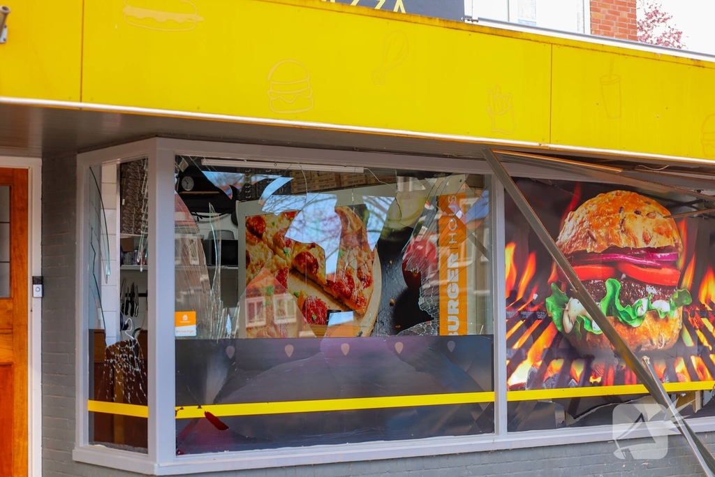 Explosie veroorzaakt schade aan restaurant