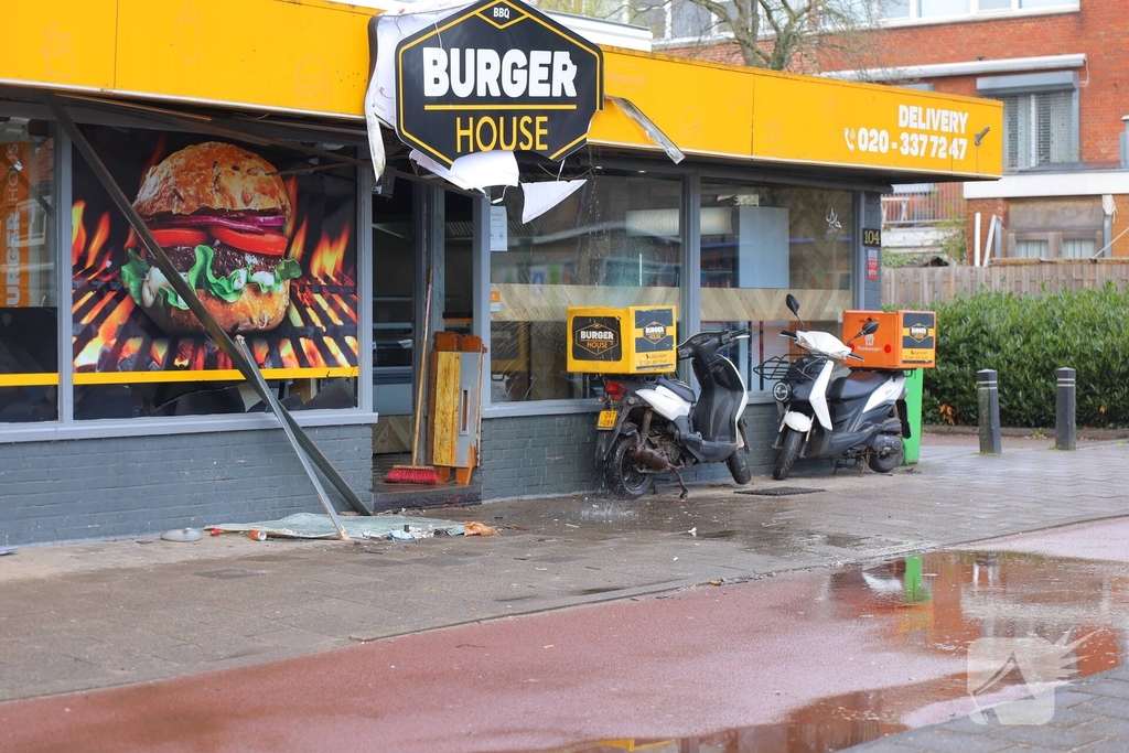 Explosie veroorzaakt schade aan restaurant