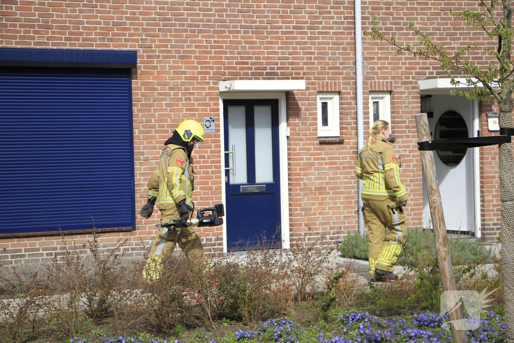 Kat gewond na val achter woning