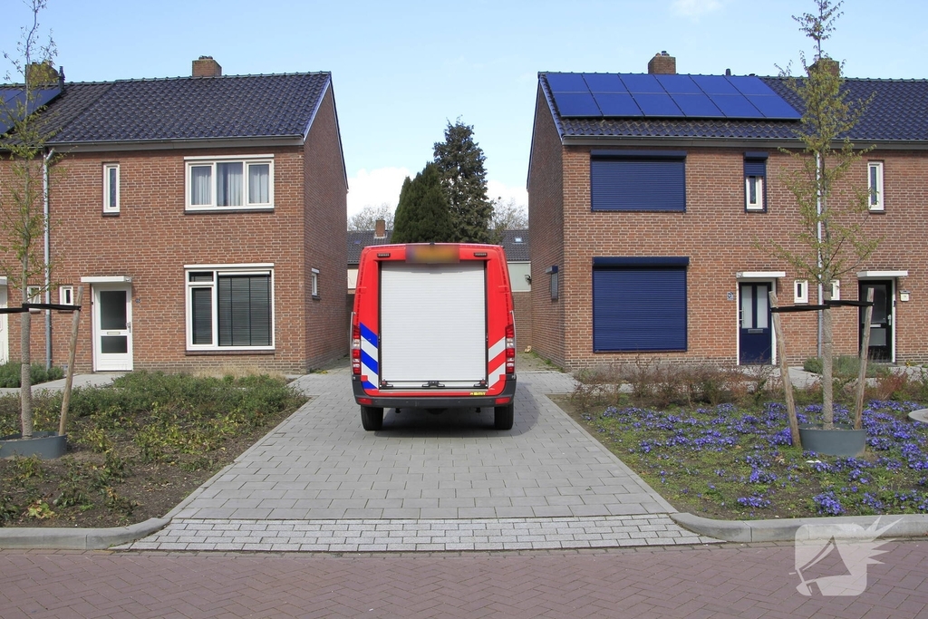 Kat gewond na val achter woning