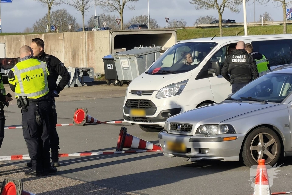 Grote verkeerscontrole op terrein van Rijkswaterstaat