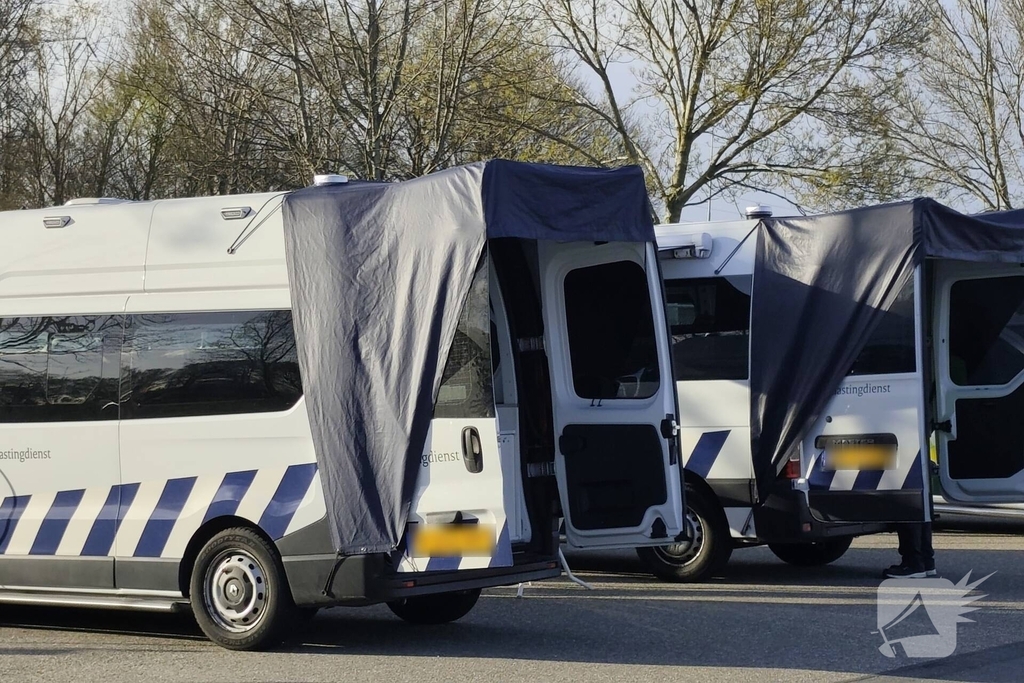Grote verkeerscontrole op terrein van Rijkswaterstaat