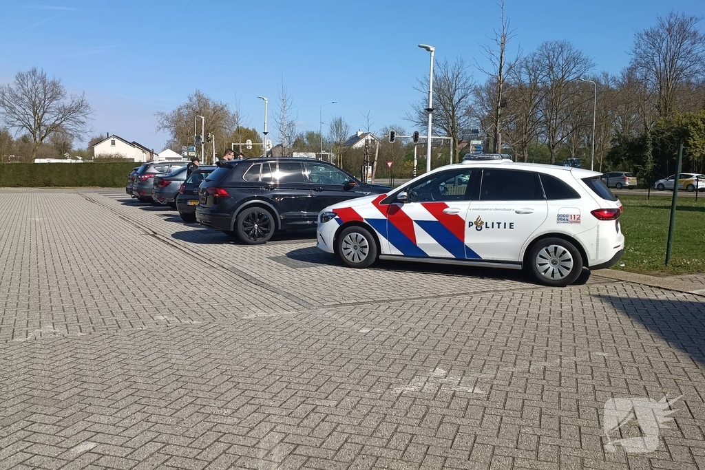 Botsing tussen twee voertuigen leidt tot controle