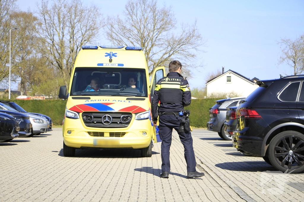 Botsing tussen twee voertuigen leidt tot controle