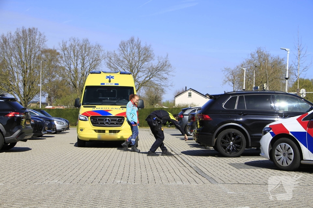 Botsing tussen twee voertuigen leidt tot controle