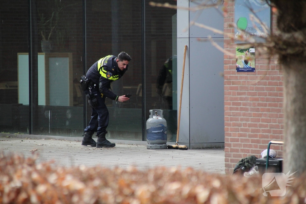 Gasfles mogelijk ontploft in onderwijsinstelling