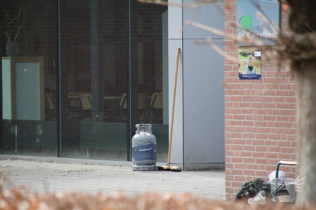 Gasfles mogelijk ontploft in onderwijsinstelling