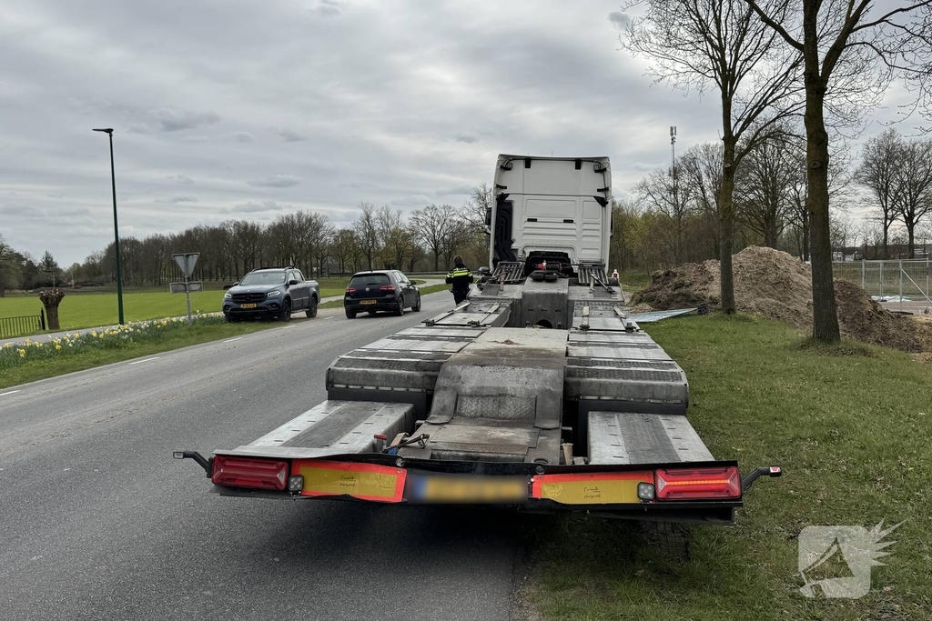 Ongeval tussen vrachtwagen en auto leidt tot gewonde