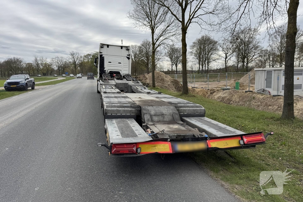 Ongeval tussen vrachtwagen en auto leidt tot gewonde