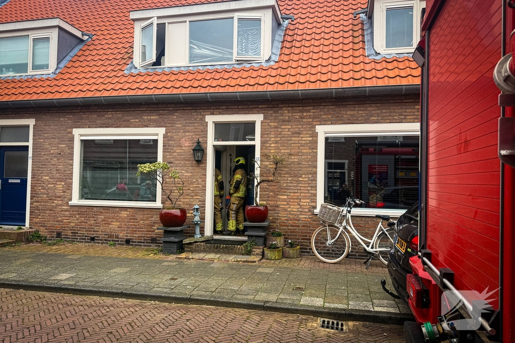 Rook en brandgeur door droogkokende pan zorgt voor brandweerinzet