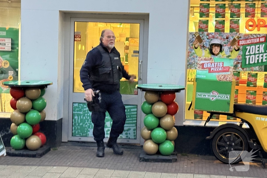 Politie en Douane voeren inval uit bij pizzeria