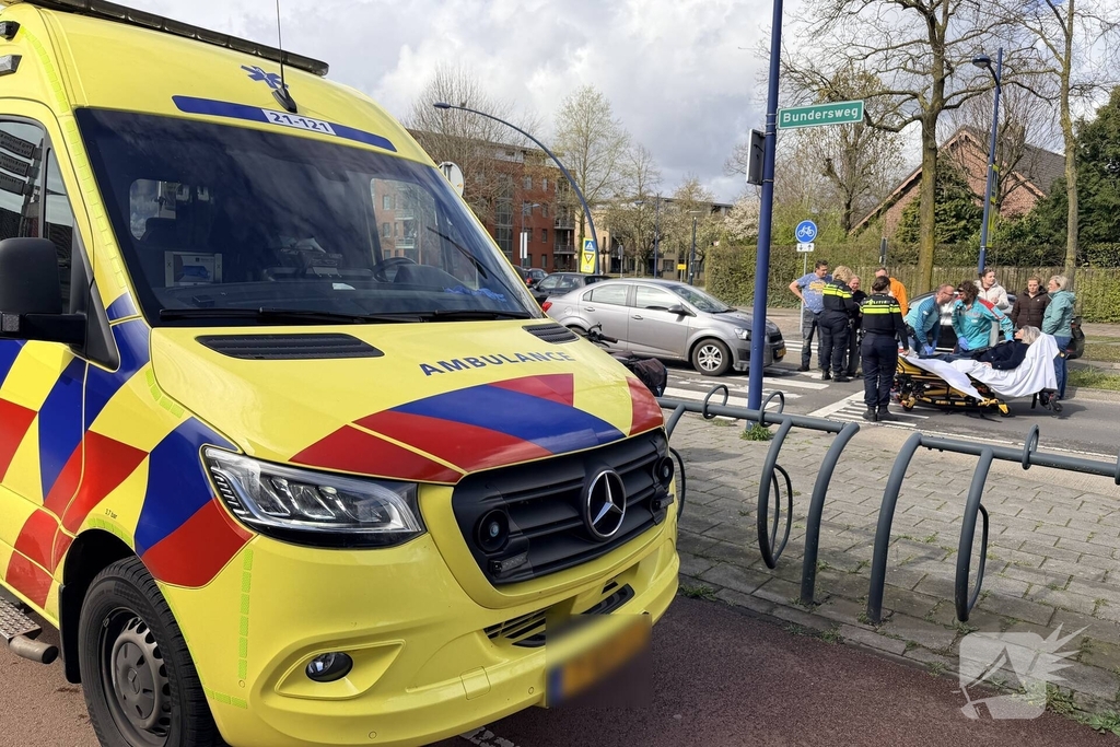 Fietser aangereden door auto