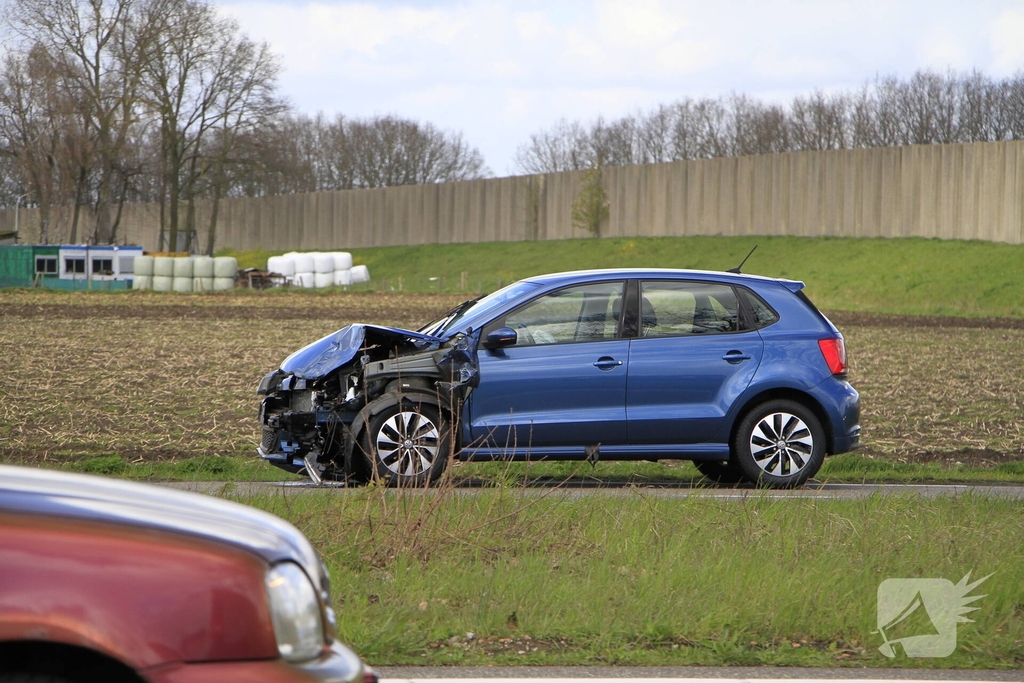Aanrijding tussen voertuigen veroorzaakt forse schade
